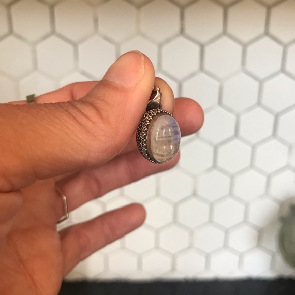 Sterling silver and moonstone pendant - Picture 10 of 10